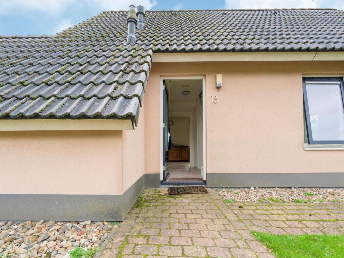 Serene Holiday Home In Gaasterl N Sleat Сондел Екстер'єр фото
