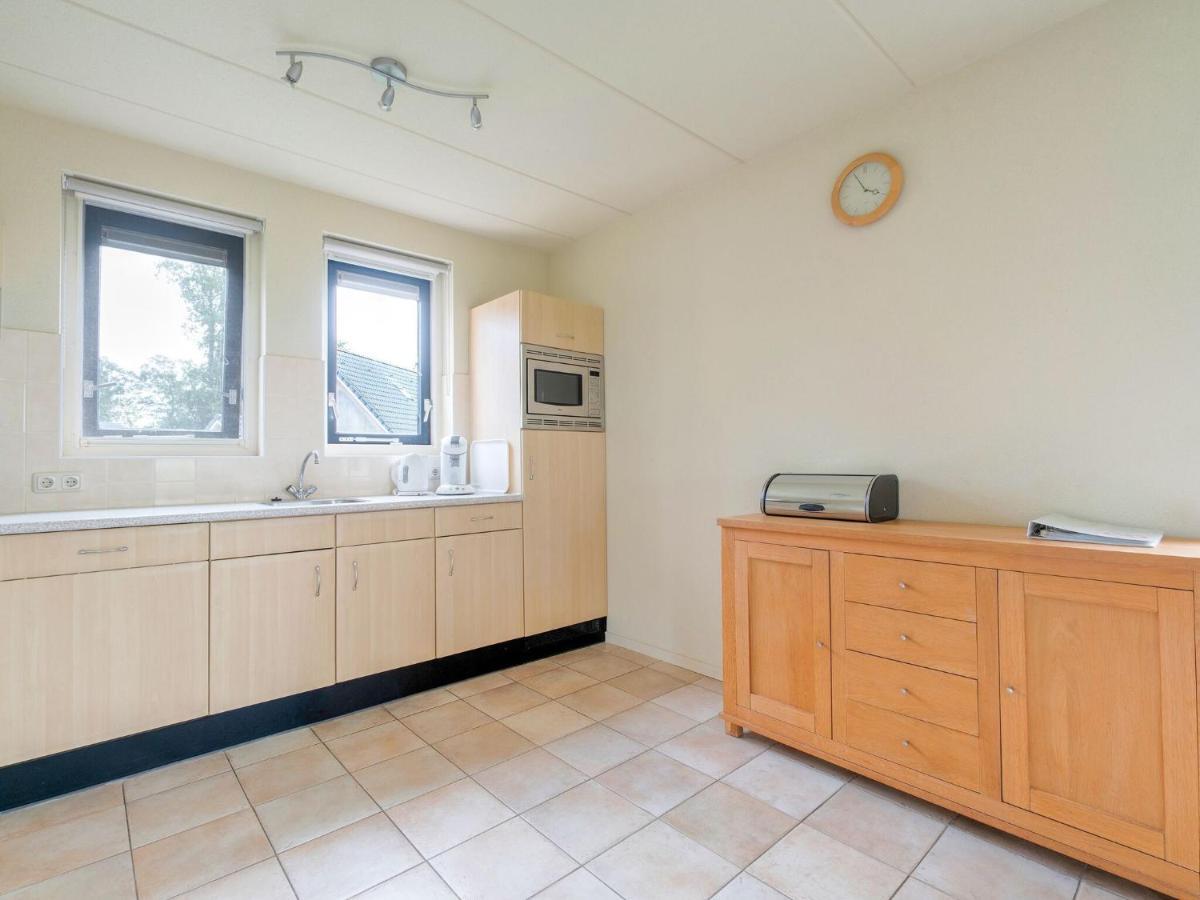 Serene Holiday Home In Gaasterl N Sleat Сондел Екстер'єр фото