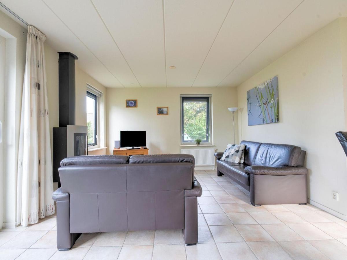 Serene Holiday Home In Gaasterl N Sleat Сондел Екстер'єр фото