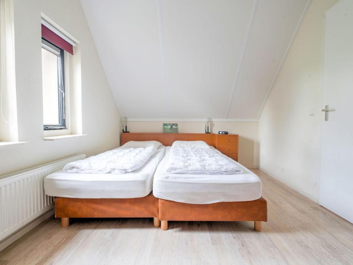 Serene Holiday Home In Gaasterl N Sleat Сондел Екстер'єр фото