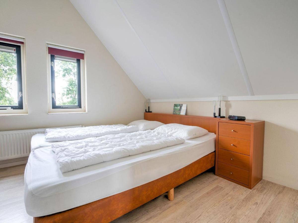 Serene Holiday Home In Gaasterl N Sleat Сондел Екстер'єр фото